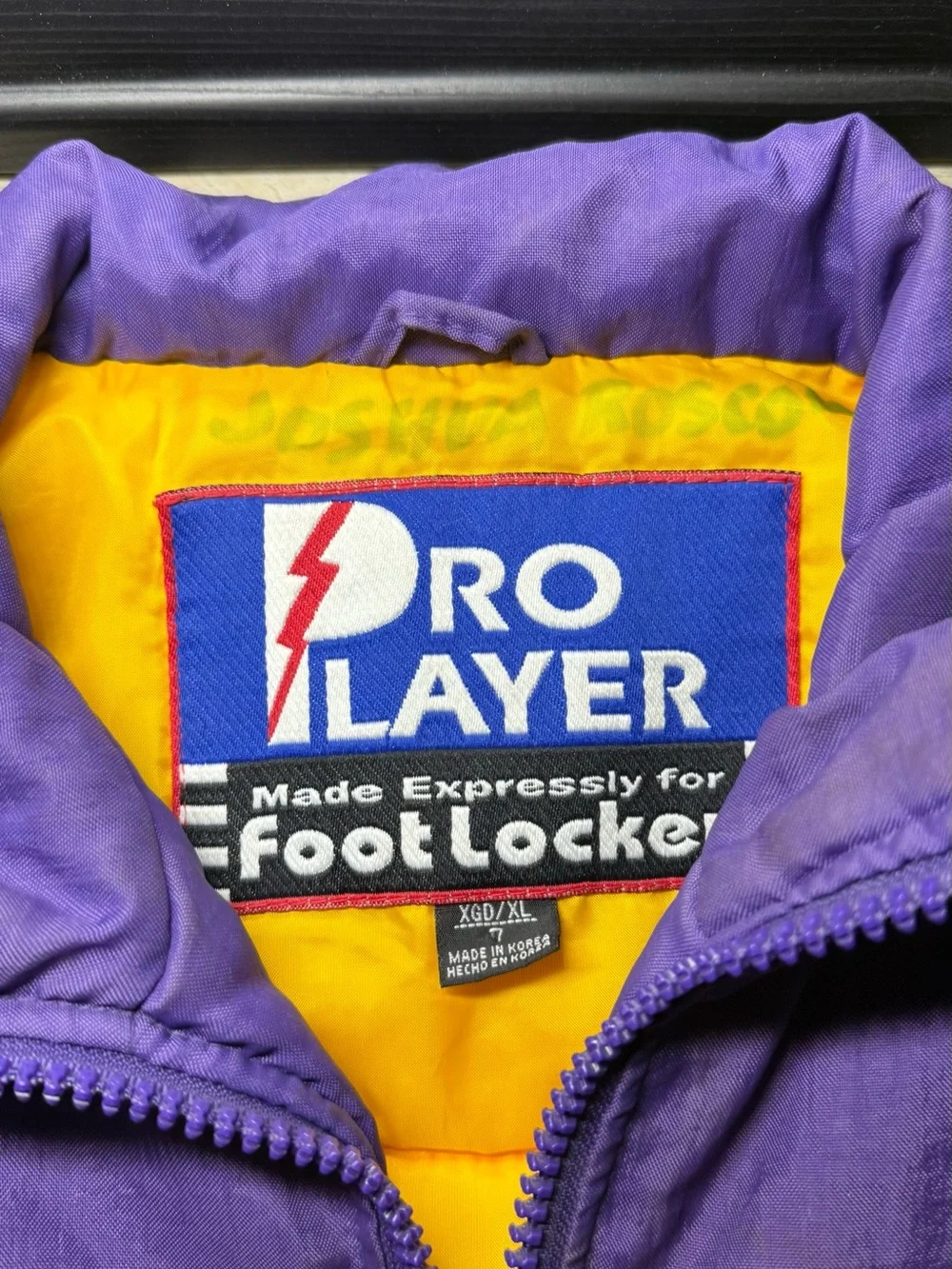 Vintage 1990s Boys Pro Player Los Angeles Lakers Embroidered Zip Up Windbreaker